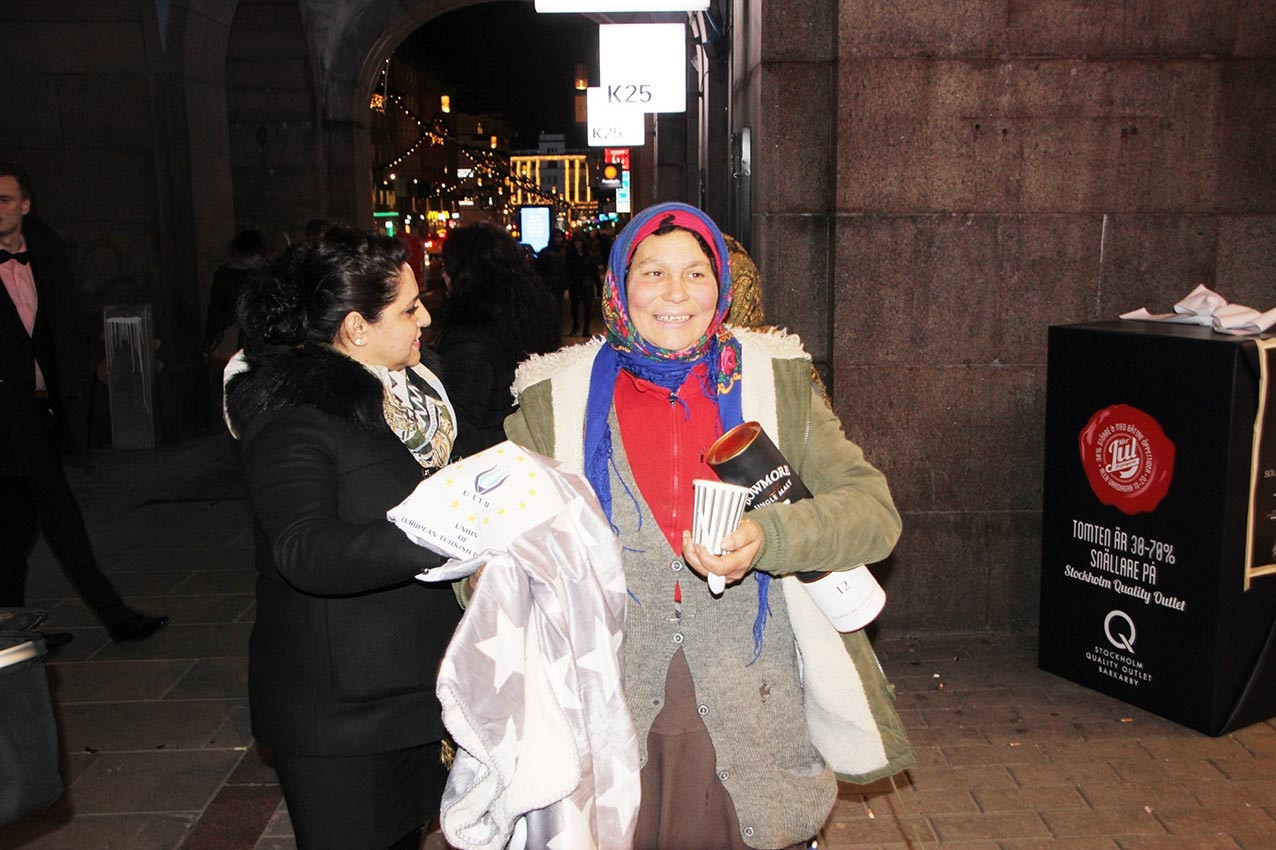 UETD’den Stockholm’deki evsizlere yardım