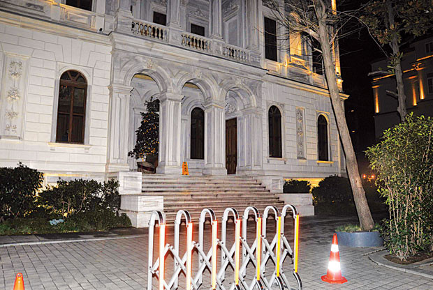 Reina saldırısının ardından sokaklar boş kaldı