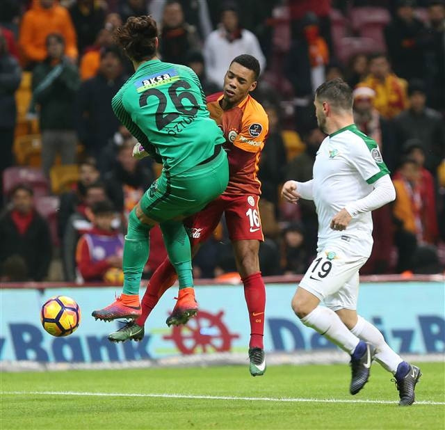Spor yazarları Galatasaray-Akhisar Belediyespor maçı için ne dedi