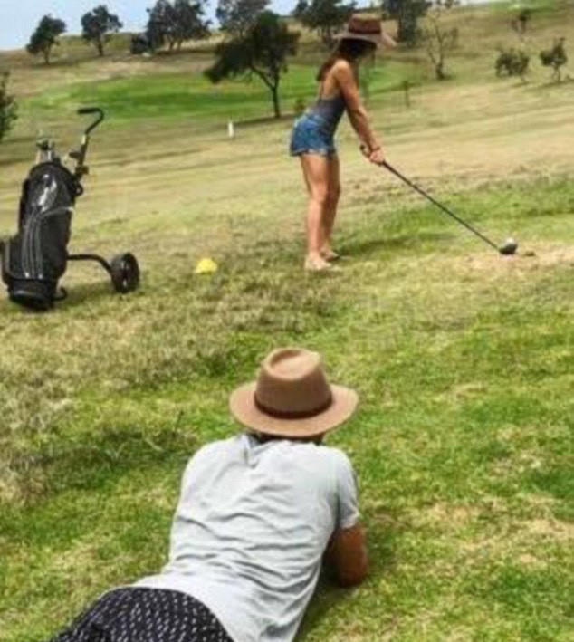 ‘Instagram’daki erkek arkadaşlar’ sevgilileri için bin bir şekle giriyor