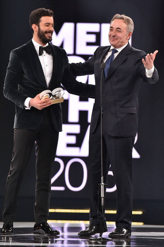 GQ Ödül törenine Beren Saat damga vurdu