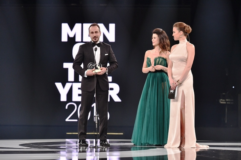 Beren Saat soğuğa aldırmadı