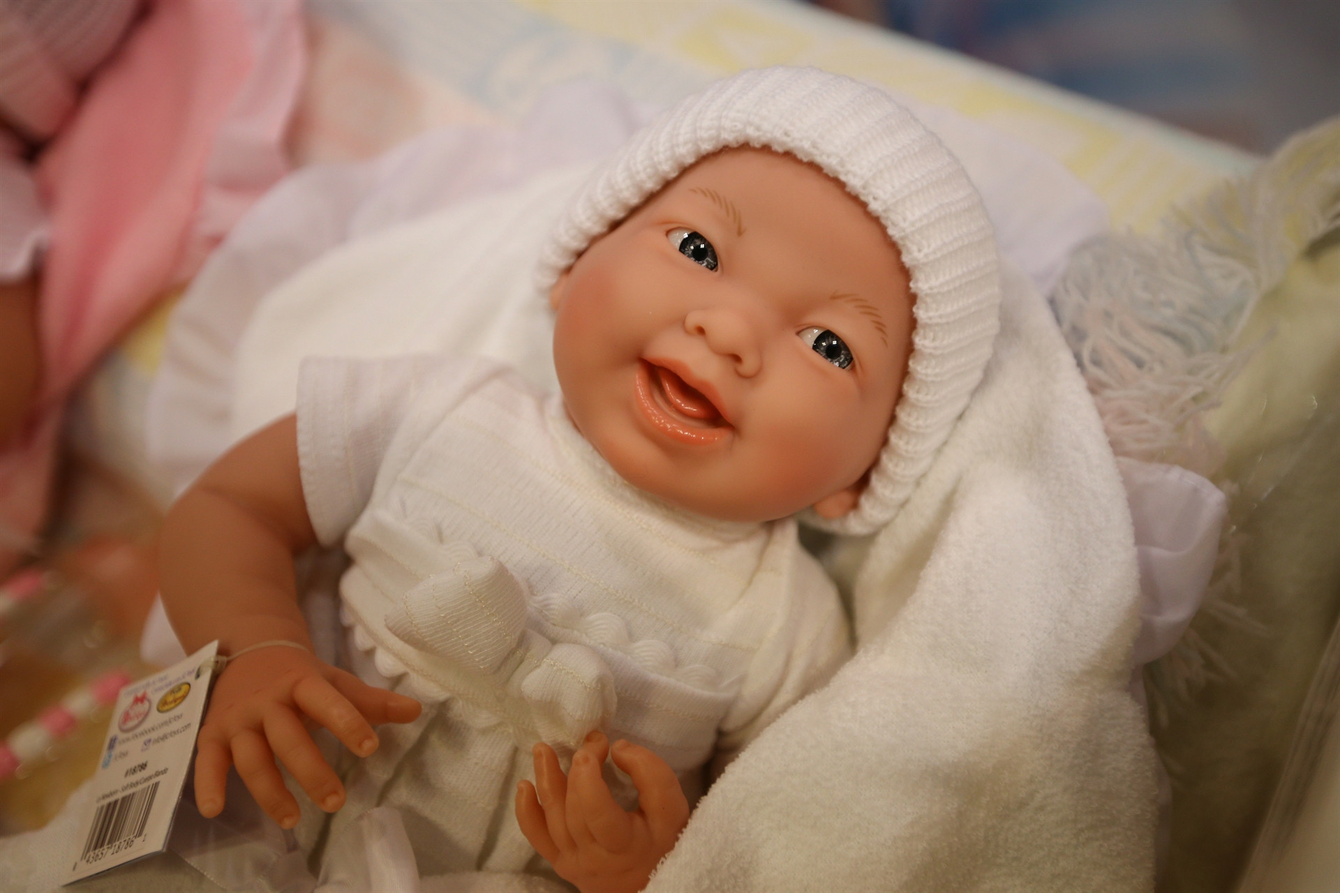 Dünyanın ilk transseksüel oyuncak bebeği Dünyanın ilk transseksüel oyuncak bebeği