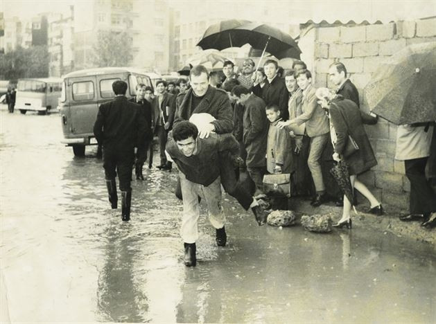 İstanbul Boğazını buz kütleleri sardı