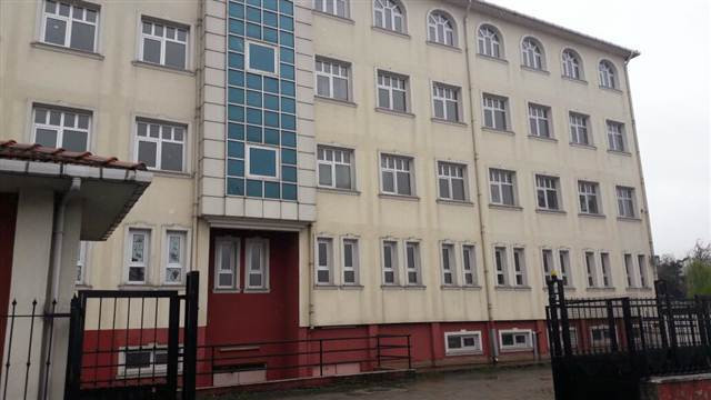 Derste cinnet getirdi