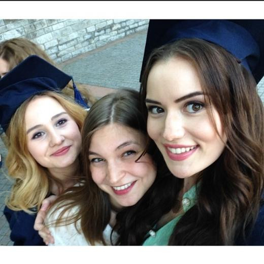 Ortaokul mezuniyetindeyim Ortaokul mezuniyetindeyim