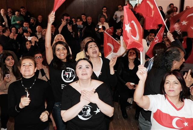 Yabancı ajanslar referandumu bu fotoğraflarla duyurdu Yabancı ajanslar referandumu bu fotoğraflarla duyurdu
