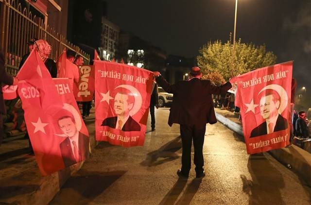 Yabancı ajanslar referandumu bu fotoğraflarla duyurdu Yabancı ajanslar referandumu bu fotoğraflarla duyurdu