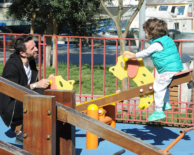 Gökhan Gönül oğlu ile Bebek Parkında