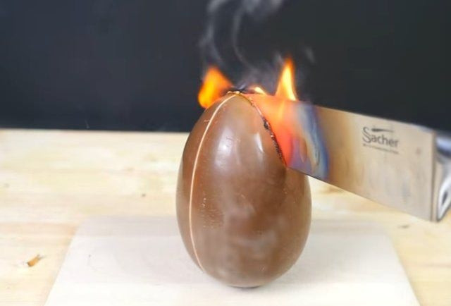 Şef bıçağını üç koldan kızdırdı ve...