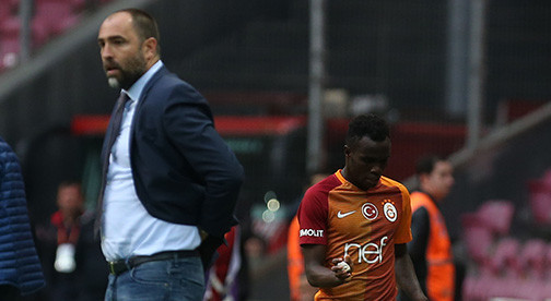 Kaleci sakatlandı oğlum koş koş... Kaleci sakatlandı oğlum koş koş...