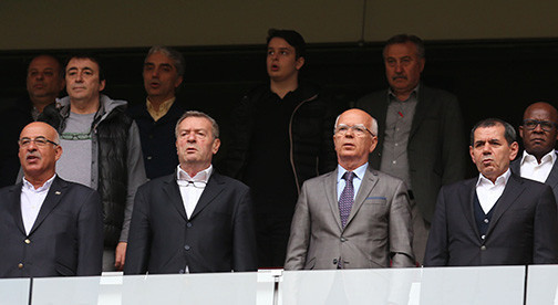 Kaleci sakatlandı oğlum koş koş... Kaleci sakatlandı oğlum koş koş...