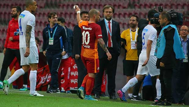 Sneijderin vukuatları bitmiyor