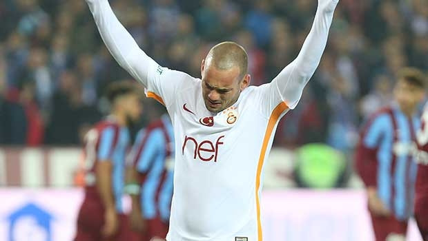 Sneijderin vukuatları bitmiyor