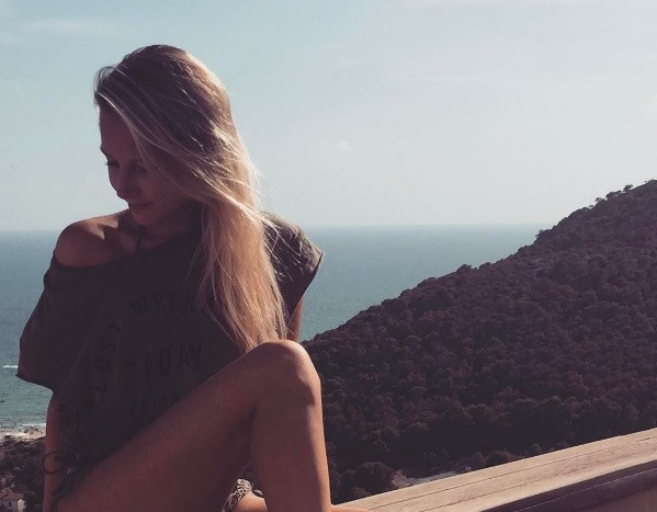 Güzel model Barçanın yıldızıyla evlendi