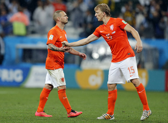 Kuyttan olay 11 Sadece tek Türk var o da... Kuyttan olay 11 Sadece tek Türk var o da...