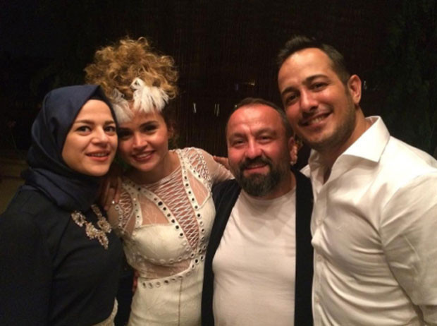 Sarp Apak evlendi