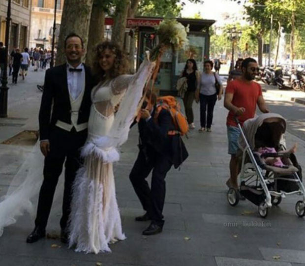Sarp Apak evlendi