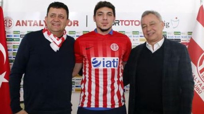 Ve imzalar atıldı Transfer resmen açıklandı
