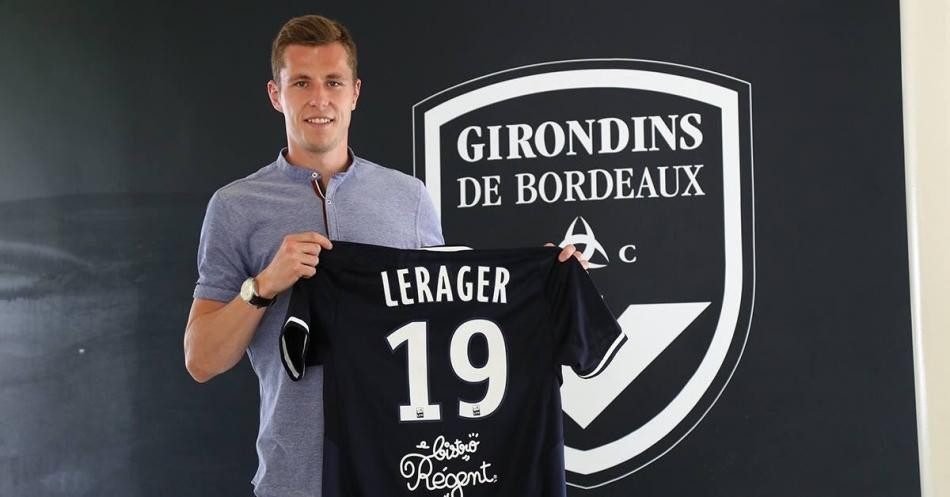 Ve imzalar atıldı Transfer resmen açıklandı