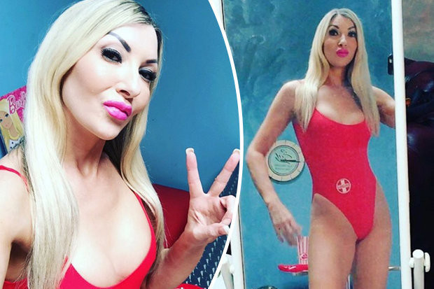 Kendini Barbie bebeğe çevirmek için servet harcıyor