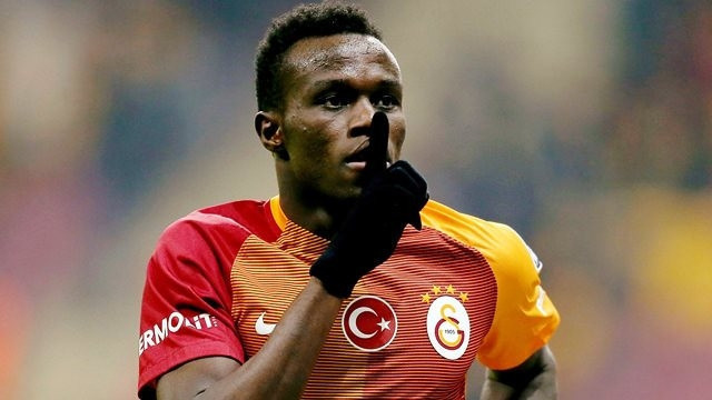 Bu oyunculara para saçtılar