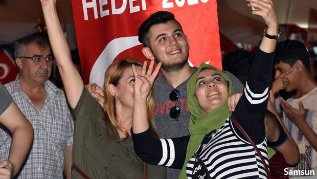 Demokrasi nöbeti sona erdi