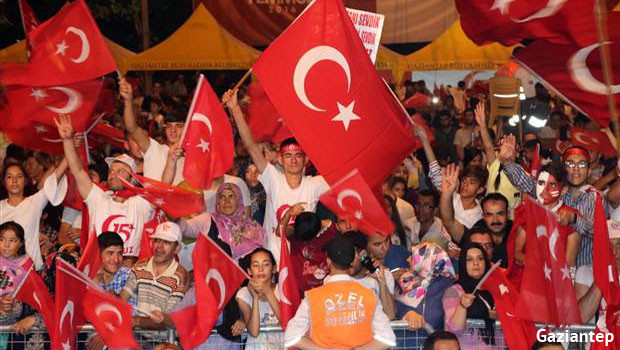 Demokrasi nöbeti sona erdi