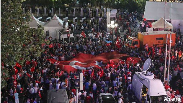 Demokrasi nöbeti sona erdi