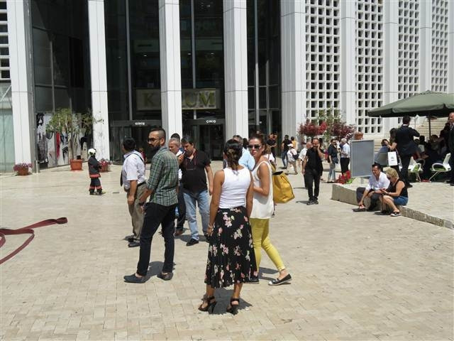 AVMde yangın paniğe neden oldu