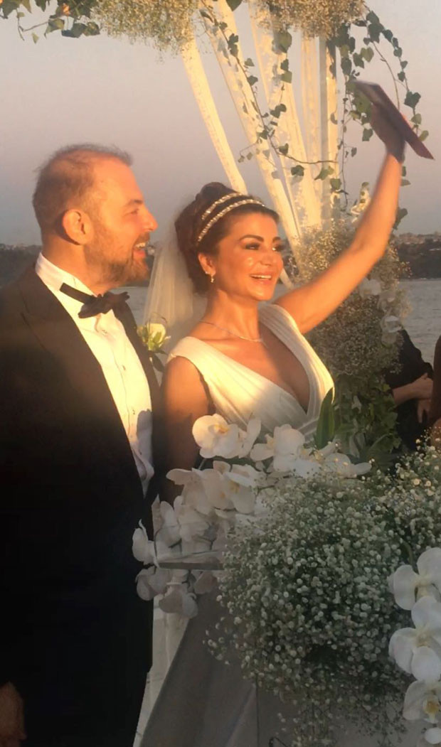 Ünlü oyuncunun mutlu günü Ünlü oyuncunun mutlu günü