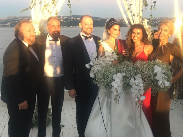 Ünlü oyuncunun mutlu günü Ünlü oyuncunun mutlu günü