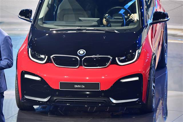 Kapılar açıldı: Her biri nefes kesici otomobiller...