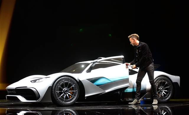 Kapılar açıldı: Her biri nefes kesici otomobiller...