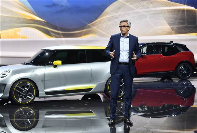 Kapılar açıldı: Her biri nefes kesici otomobiller...