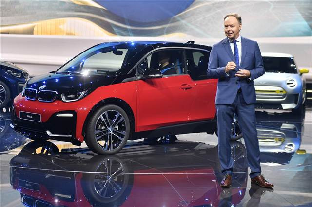 Kapılar açıldı: Her biri nefes kesici otomobiller...