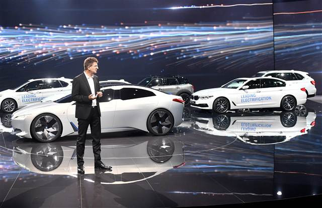 Kapılar açıldı: Her biri nefes kesici otomobiller...