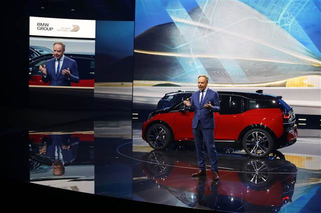 Kapılar açıldı: Her biri nefes kesici otomobiller...