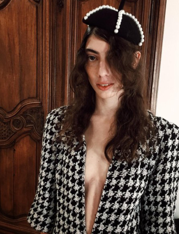 Umarım körümdür diyen takipçiye ünlü modelden ayar