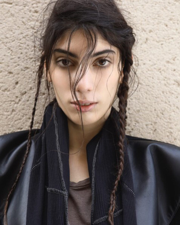 Umarım körümdür diyen takipçiye ünlü modelden ayar
