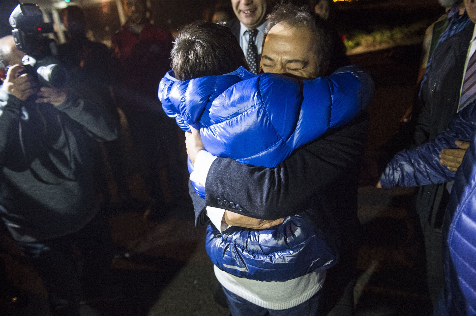 Sözcü gazetesi muhabiri tahliye edildi... Müthiş görüntüler...