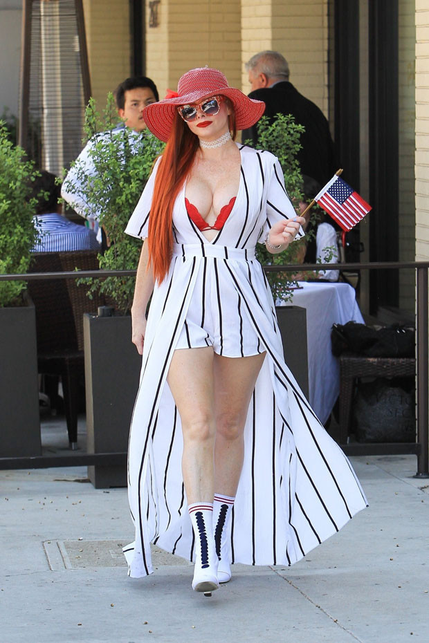 45 yaşına geldi, hala şöhret peşinde