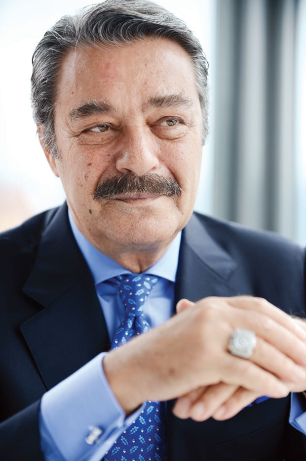 Fedon Kalyoncu ve oğlu Theo Kalyoncunun fotoğrafı olay oldu
