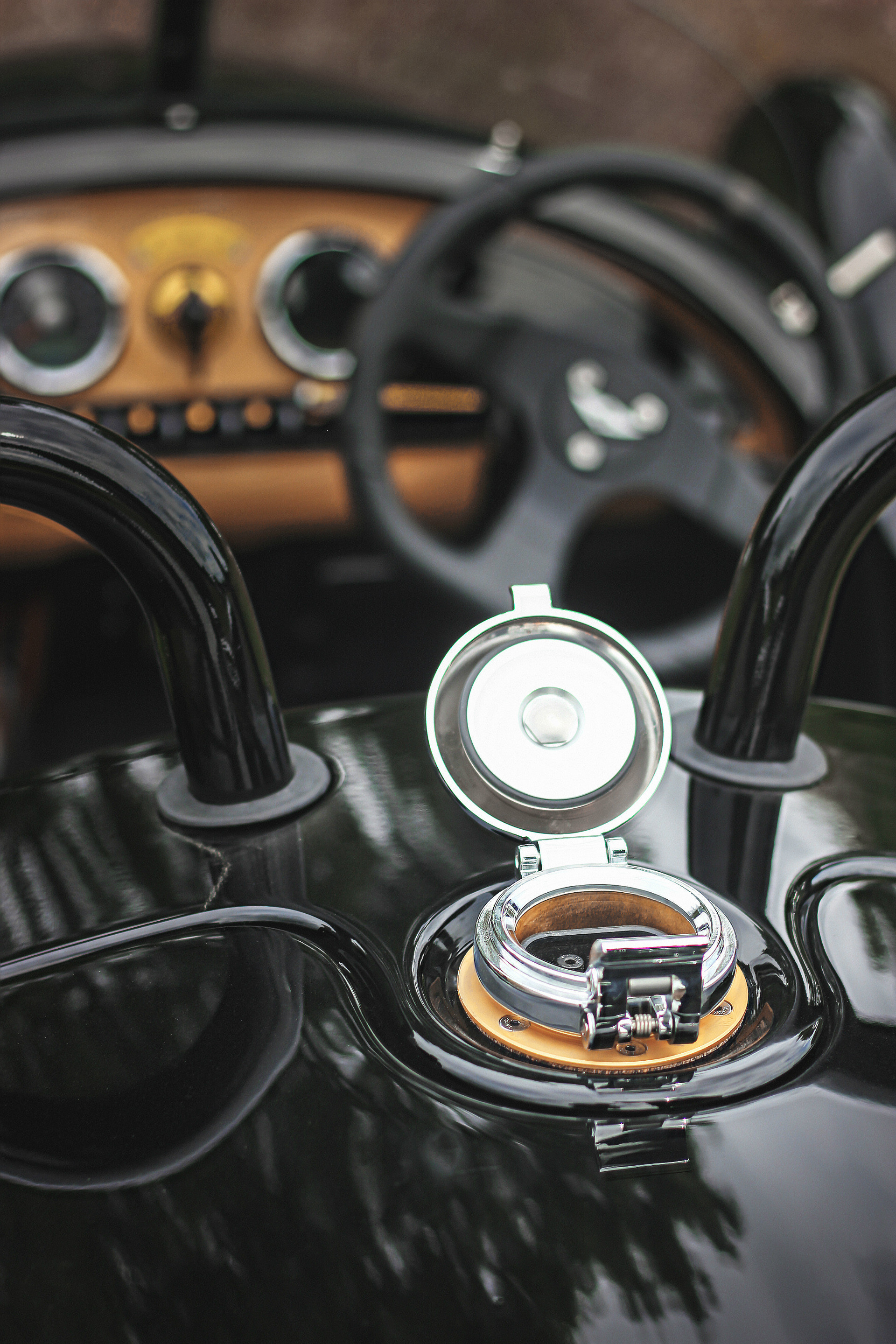 106 yıldır elle otomobil üretiyor Ama şimdi bakın ne yaptı... 106 yıldır elle otomobil üretiyor Ama şimdi bakın ne yaptı...