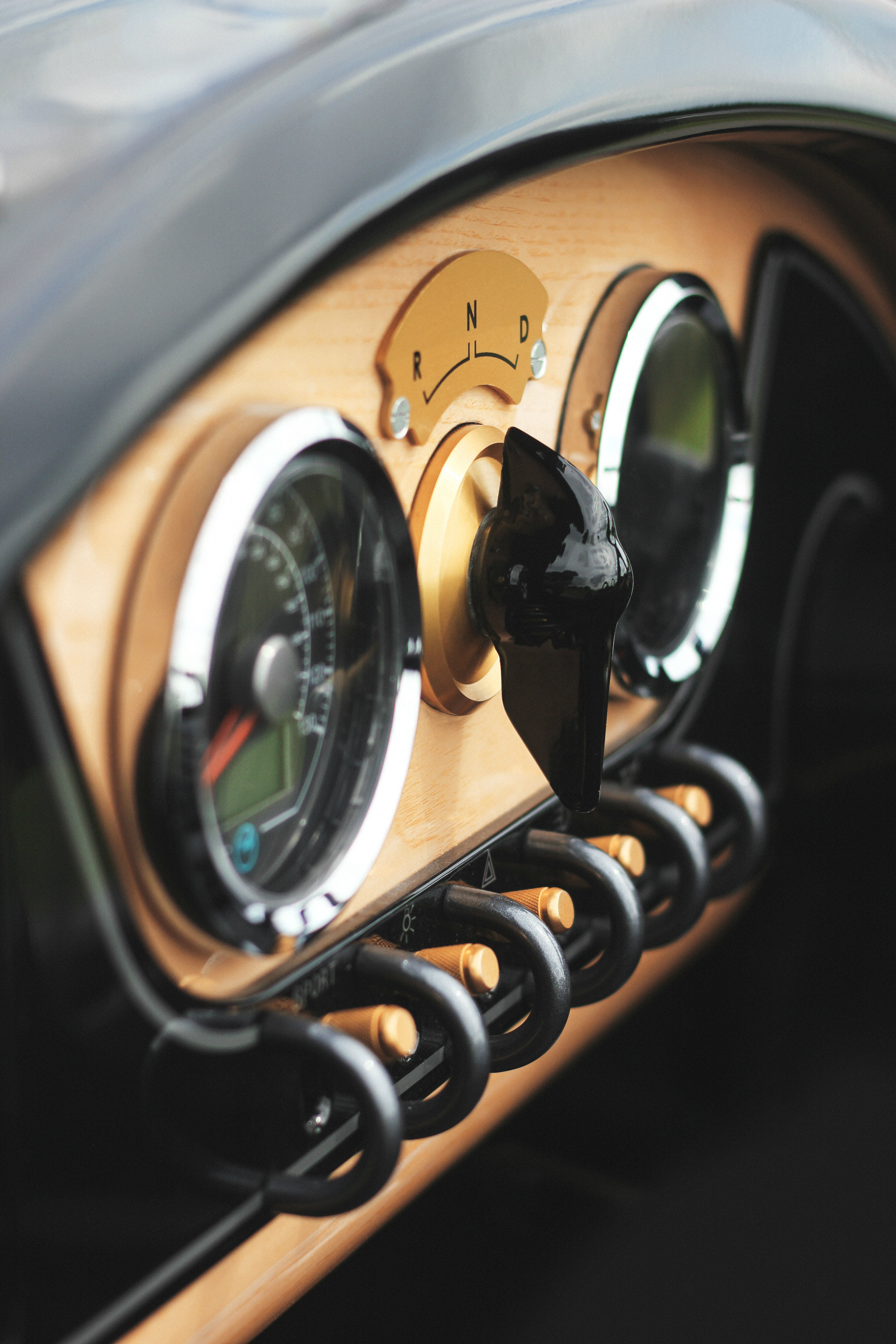 106 yıldır elle otomobil üretiyor Ama şimdi bakın ne yaptı... 106 yıldır elle otomobil üretiyor Ama şimdi bakın ne yaptı...