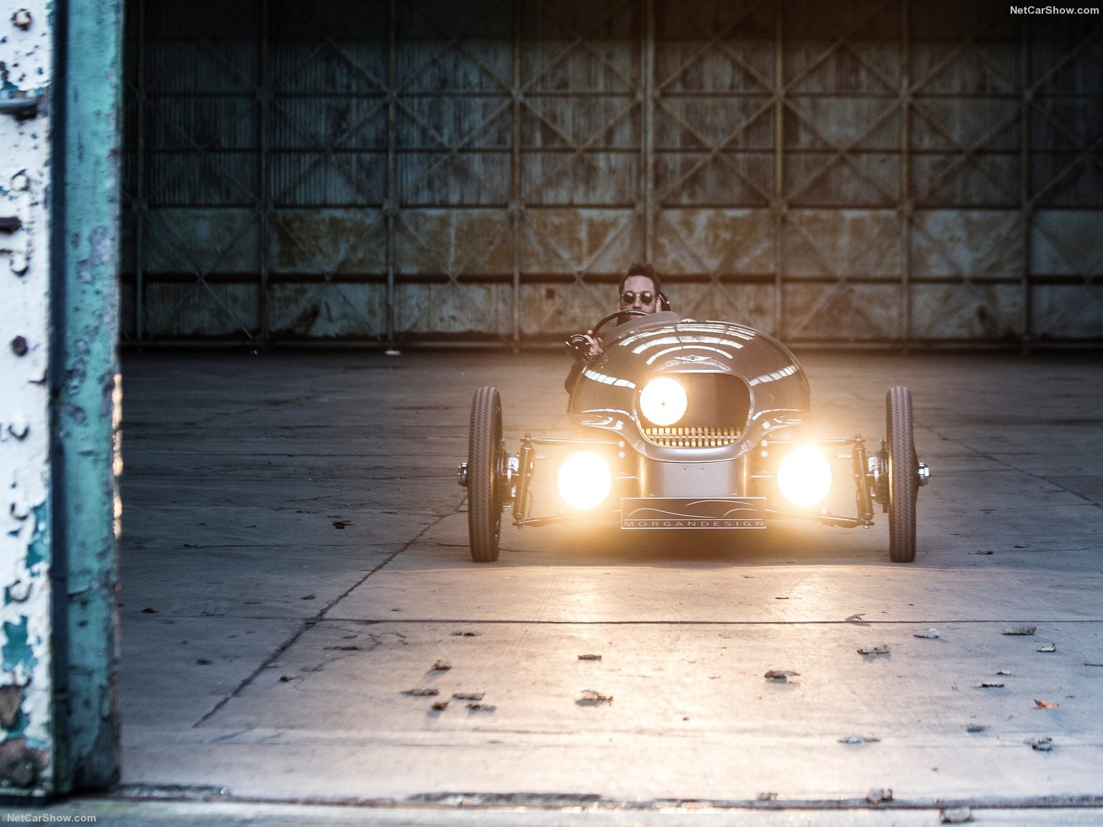 106 yıldır elle otomobil üretiyor Ama şimdi bakın ne yaptı... 106 yıldır elle otomobil üretiyor Ama şimdi bakın ne yaptı...