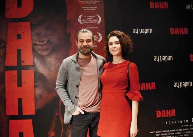 Ünlüleri buluşturan gala