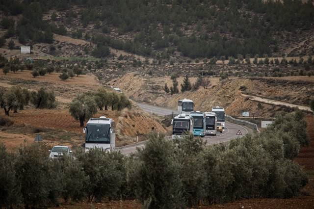 20 otobüs ÖSOcu sınırdan geçti