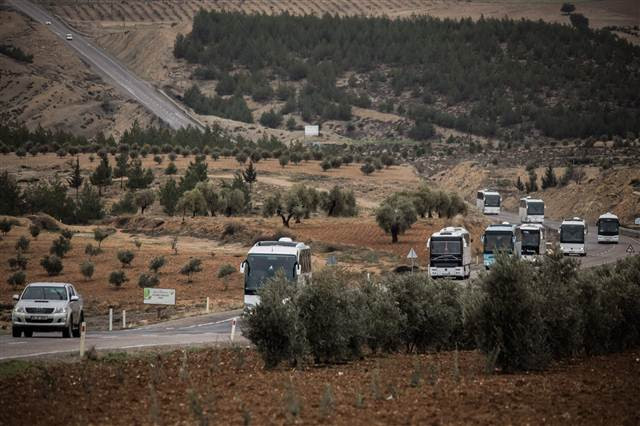 20 otobüs ÖSOcu sınırdan geçti