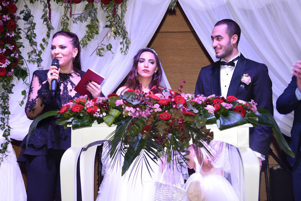 Davetlileri şaşırtan misafir Davetlileri şaşırtan misafir